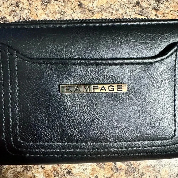 Rampage black zip around wallet 8 credit card slots 1 id holder - Picture 3 of 9